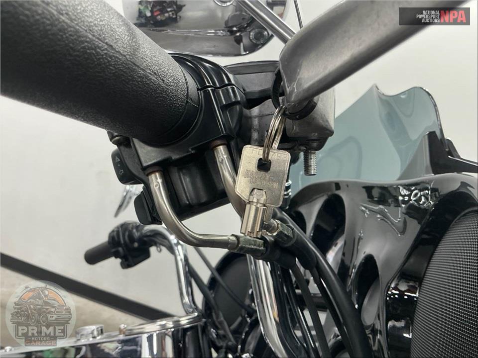 2005 Harley-Davidson FLHRCI ROAD KING CLASSIC — фото 12