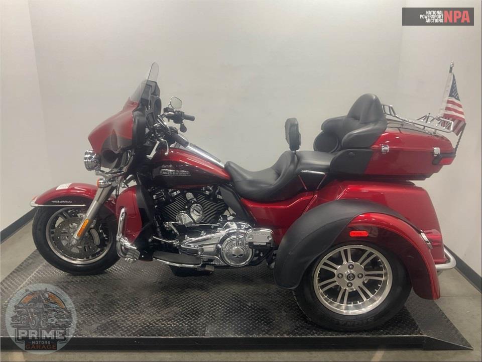 2018 Harley-Davidson FLHTCUTG TRI GLIDE ULTRA — фото 3
