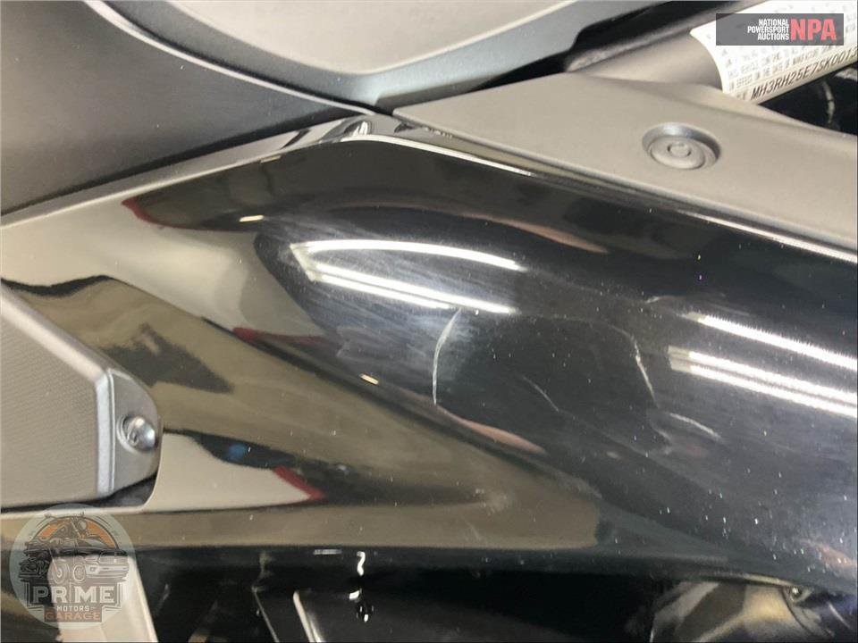 2025 Yamaha YZF-R3 — фото 14
