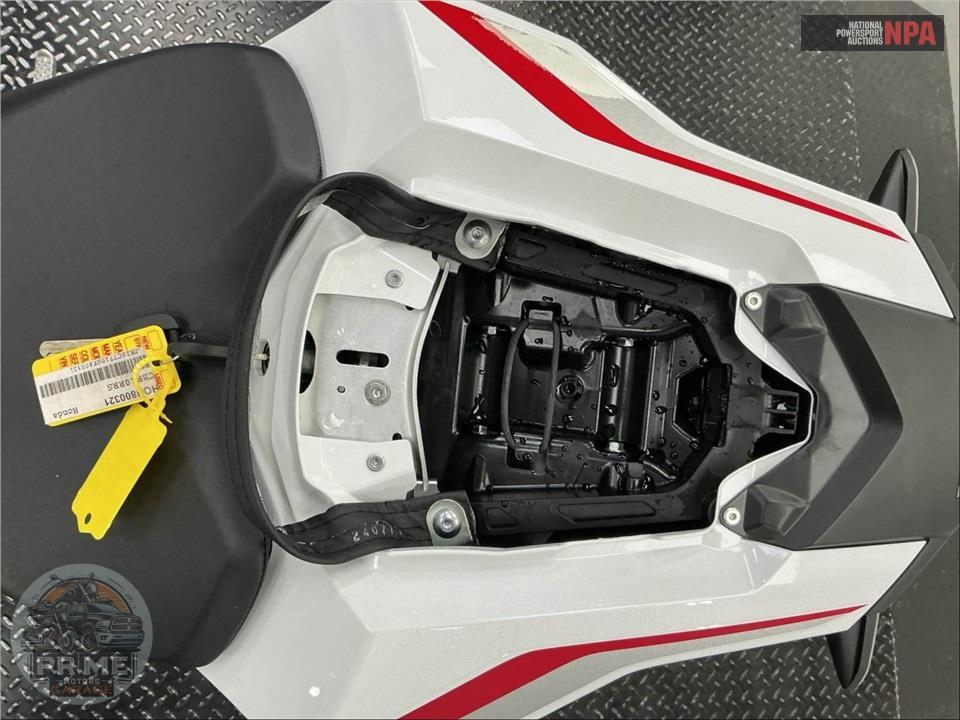 2025 Honda CBR1000RR — фото 14