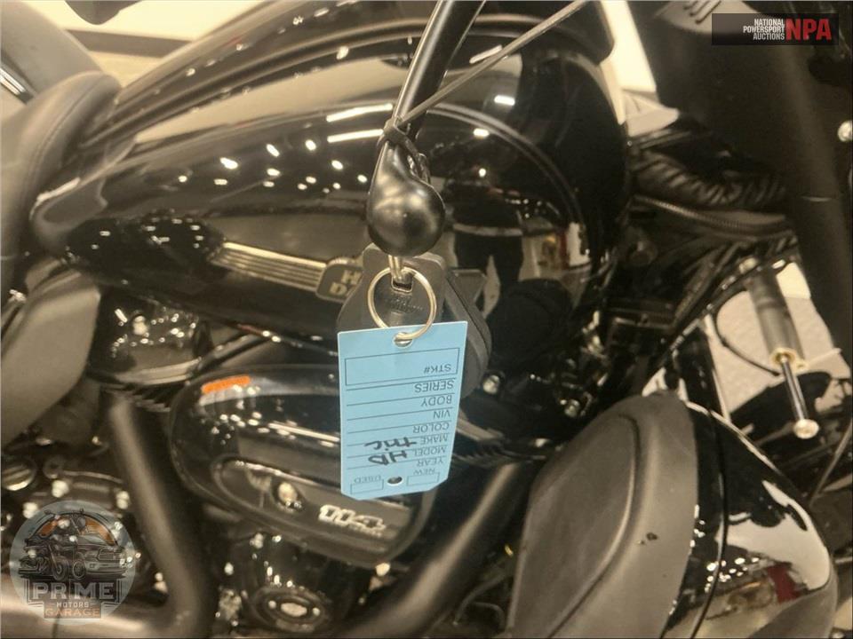 2025 Harley-Davidson FLHTCUTG TRI GLIDE ULTRA CLASSIC — фото 10