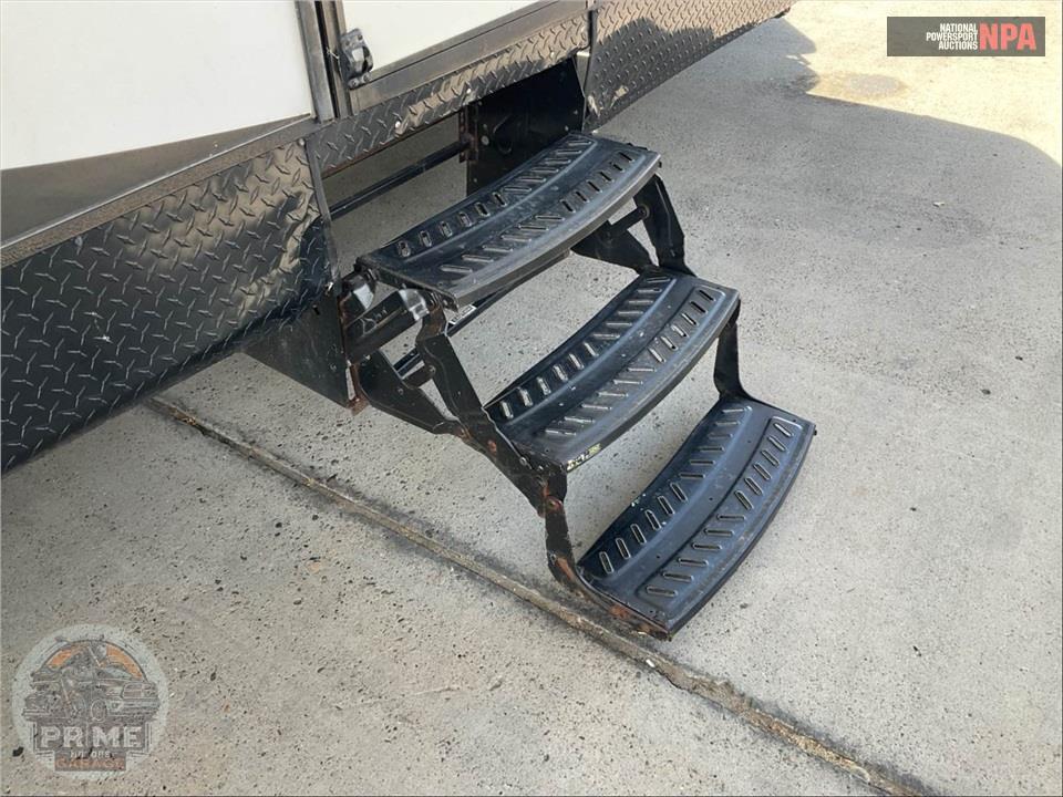 2015 Dutchmen R2600 RUBICON TOY-HAULER TRAVEL TRAILER — фото 37