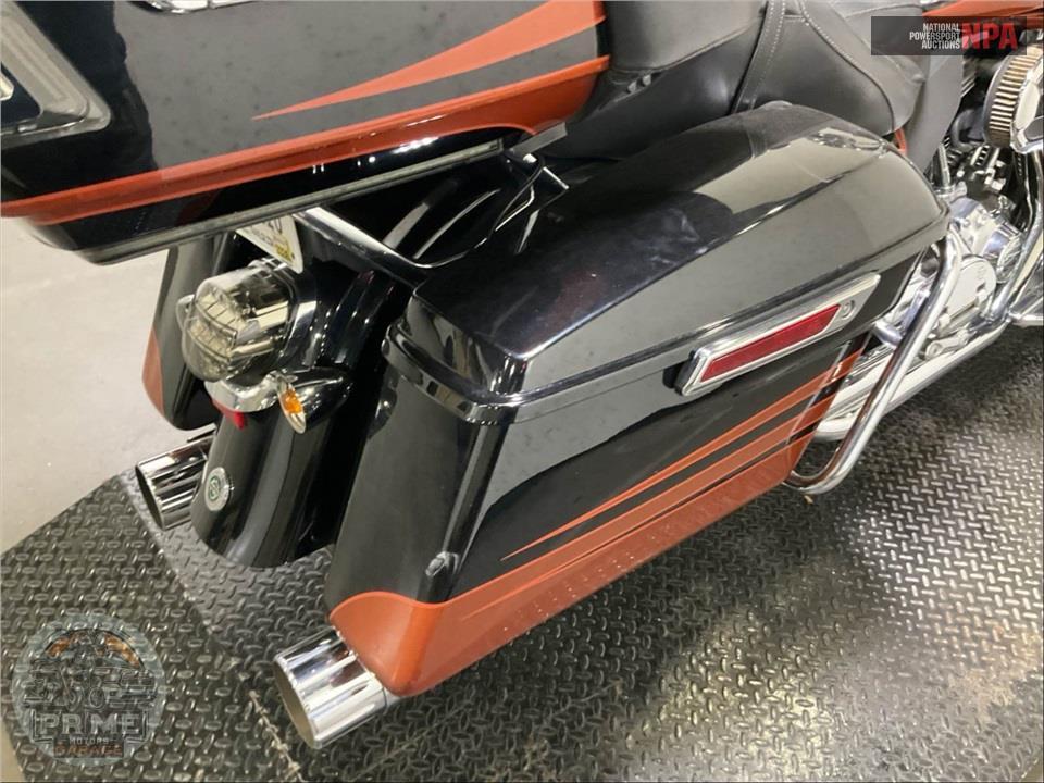 2015 Harley-Davidson FLTRUSE CVO ROAD GLIDE ULTRA — фото 23