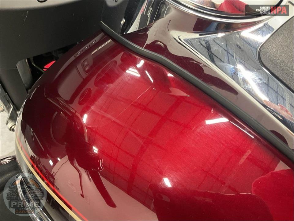 2014 Harley-Davidson FLHTCUTG TRIGLIDE ULTRA CLASSIC — фото 17