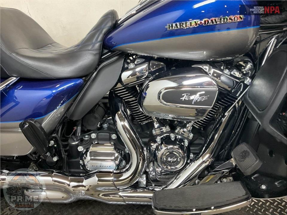 2017 Harley-Davidson FLHTKL ULTRA LIMITED LOW — фото 6