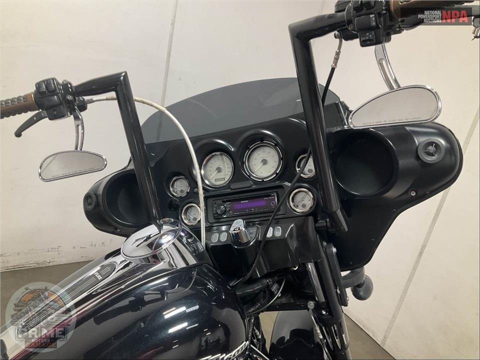 2013 Harley-Davidson FLHX STREET GLIDE — фото 32