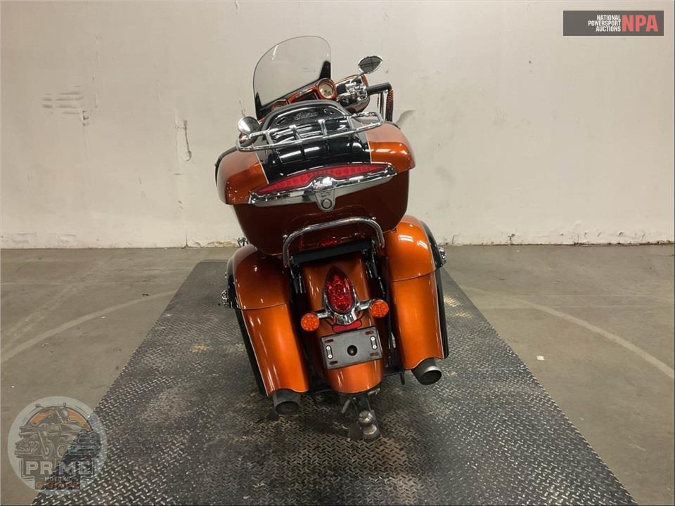 2018 Indian Motorcycle ROADMASTER (TWO-TONE) — фото 4