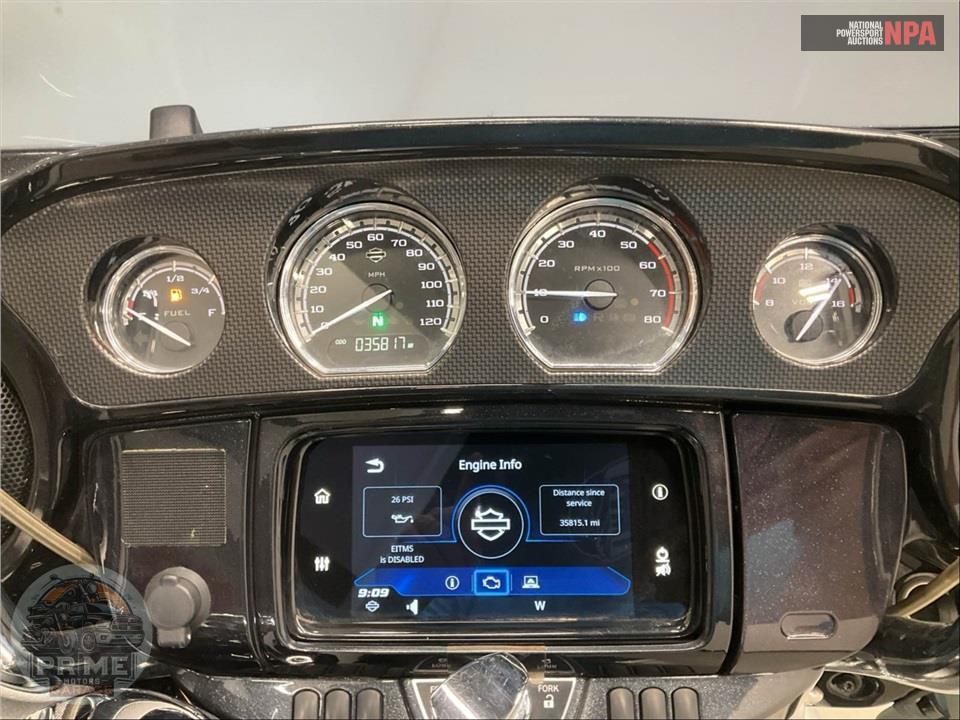 2015 Harley-Davidson FLHXSE CVO STREET GLIDE SPECIAL — фото 5