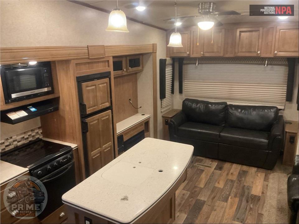 2017 Rockwood By Forest River M-8288WSA - SIGNATURE ULTRA LITE FIFTH WHEEL SERIES — фото 7