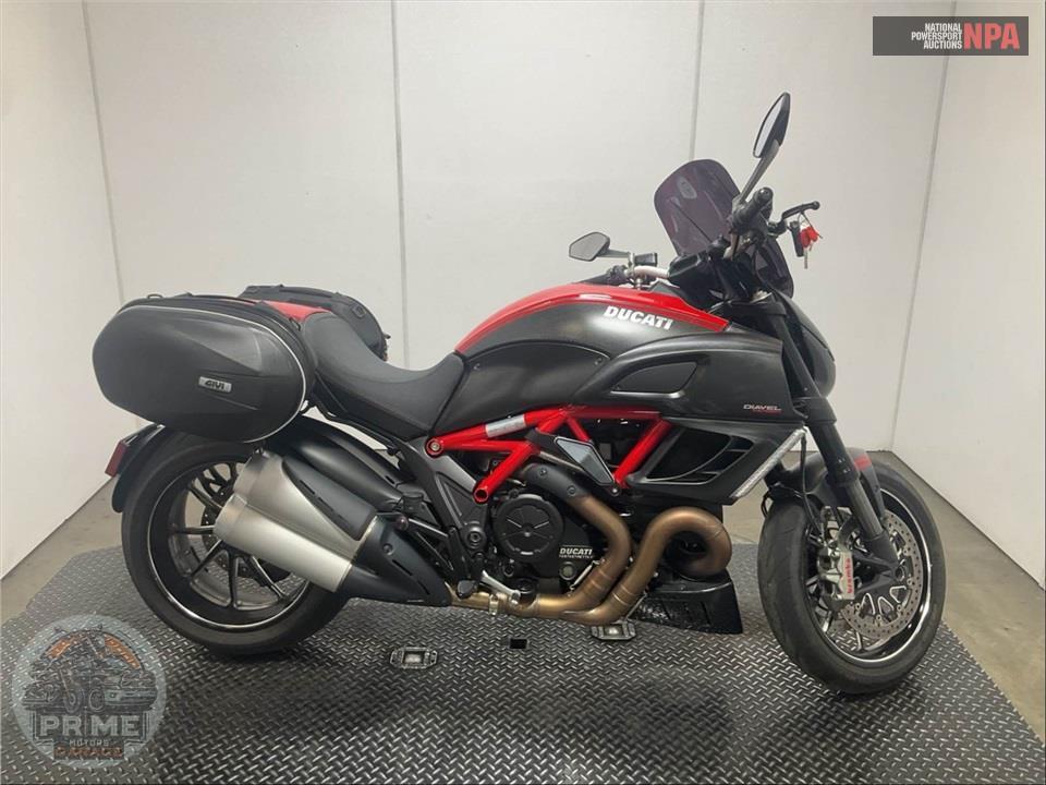 2013 Ducati DIAVEL CARBON — фото 1