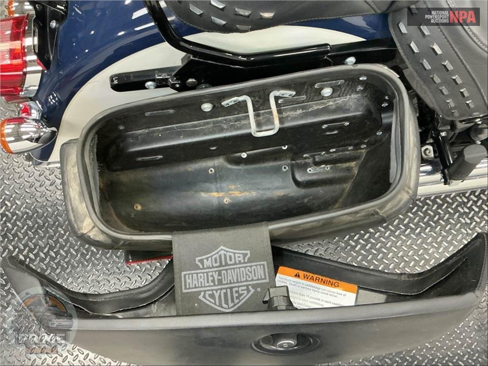 2019 Harley-Davidson FLHC HERITAGE CLASSIC — фото 27
