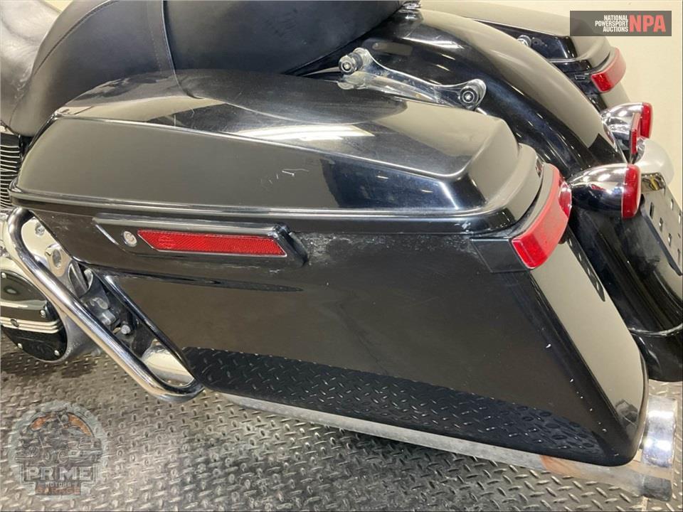 2019 Harley-Davidson FLHX STREET GLIDE — фото 32