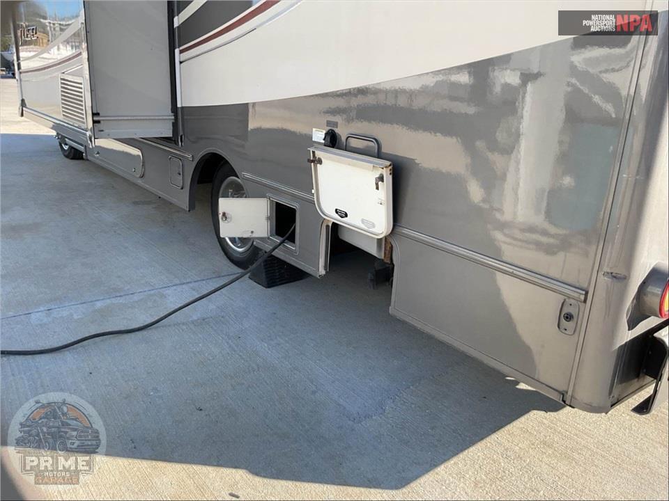 2017 Winnebago M-23A FORD - FUSE SERIES — фото 57