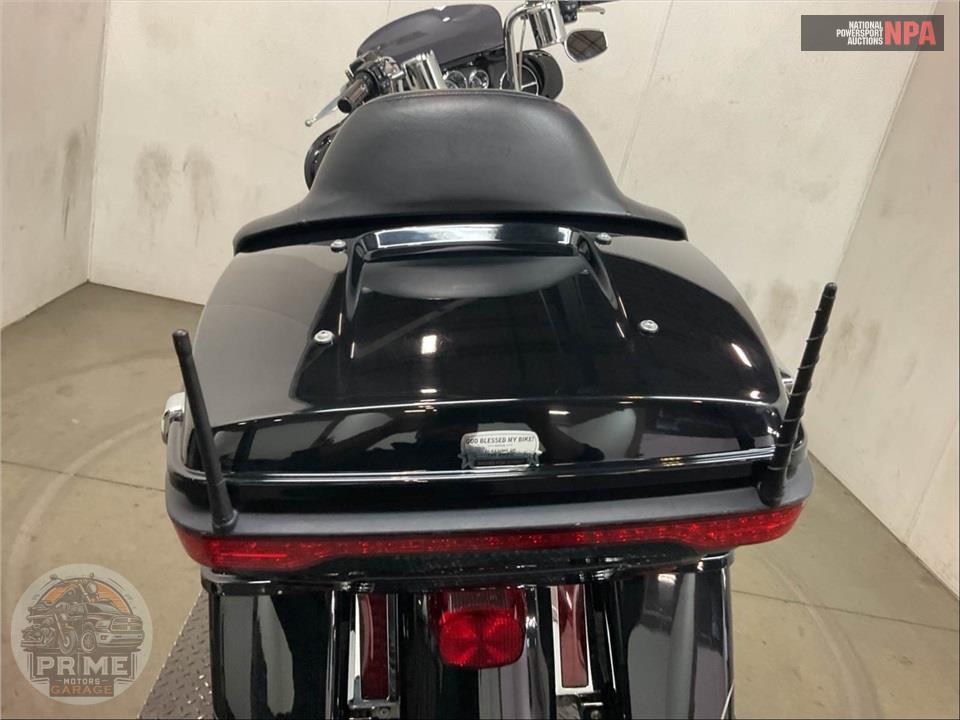 2016 Harley-Davidson FLHTK ELECTRA GLIDE ULTRA LIMITED — фото 30