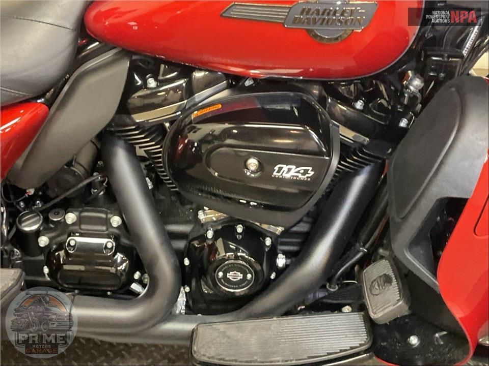 2025 Harley-Davidson FLHTCUTG TRI GLIDE ULTRA CLASSIC — фото 6