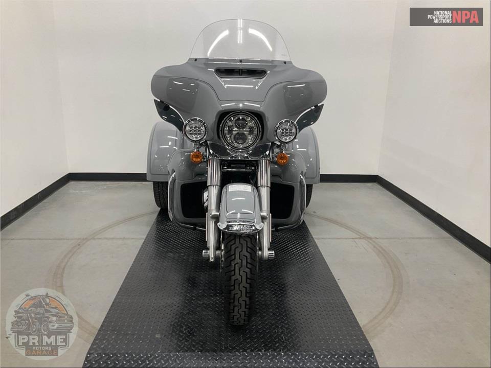 2024 Harley-Davidson FLHTCUTG TRI GLIDE ULTRA CLASSIC — фото 2