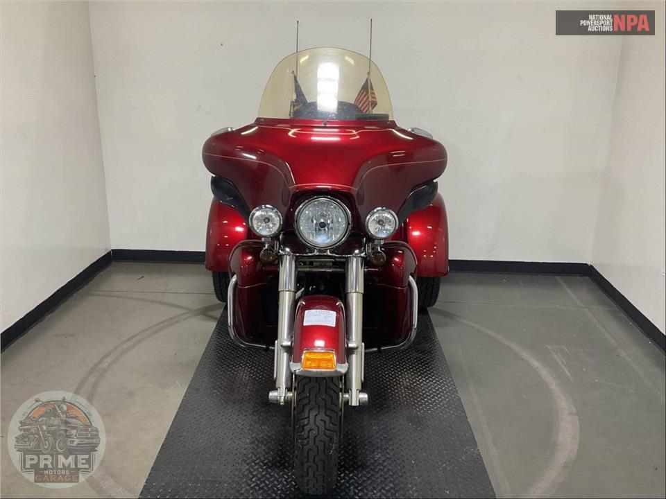 2009 Harley-Davidson FLHTCUTG TRIGLIDE ULTRA CLASSIC — фото 2