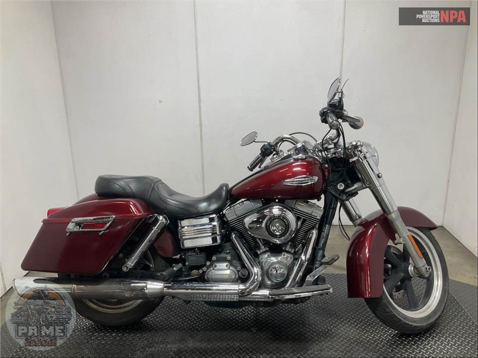 2015 Harley-Davidson FLD-103 DYNA SWITCHBACK — фото 1