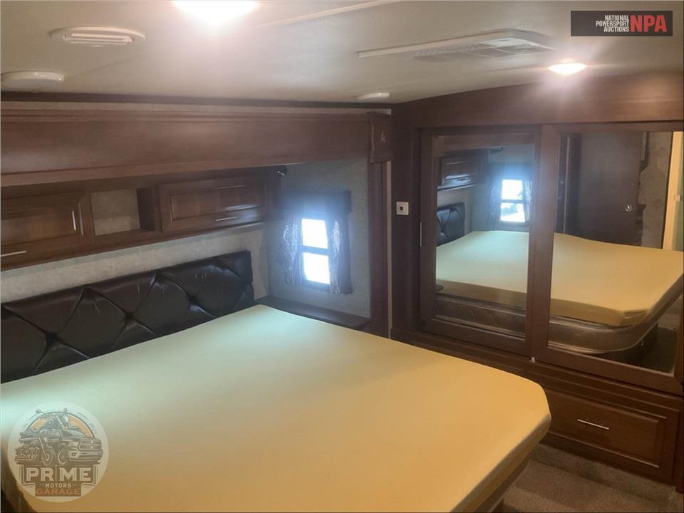 2016 Highland Ridge Rv M-349RLS - 3X FIFTH WHEEL SERIES — фото 12