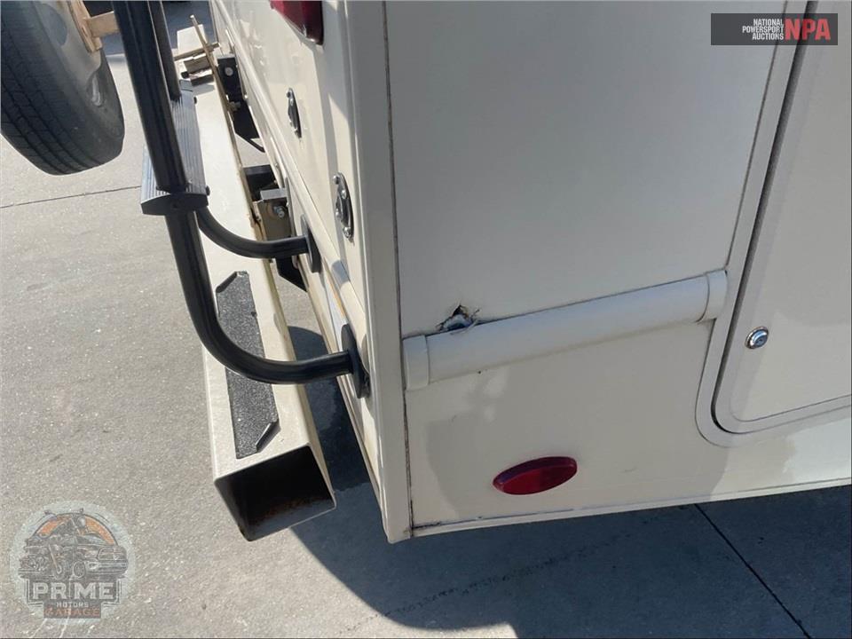 2018 Thor Motor Coach M-31E E450-V10 - FOUR WINDS SERIES — фото 84