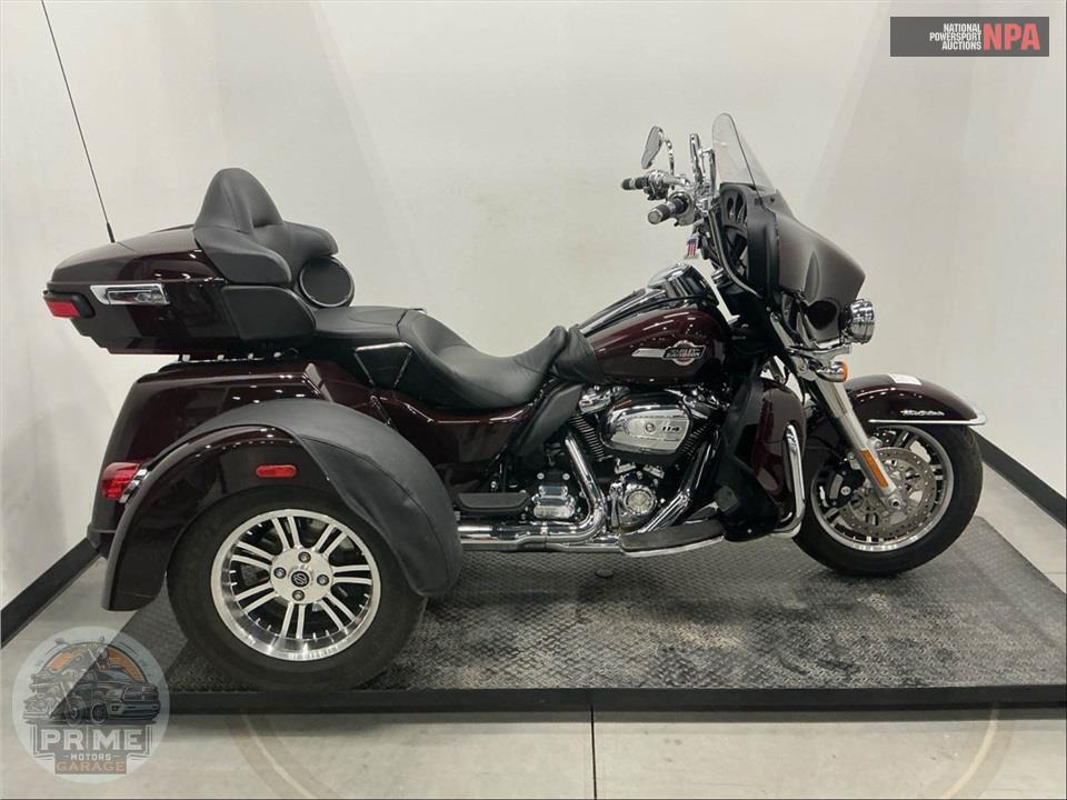 2022 Harley-Davidson FLHTCUTG TRI GLIDE ULTRA CLASSIC — фото 1