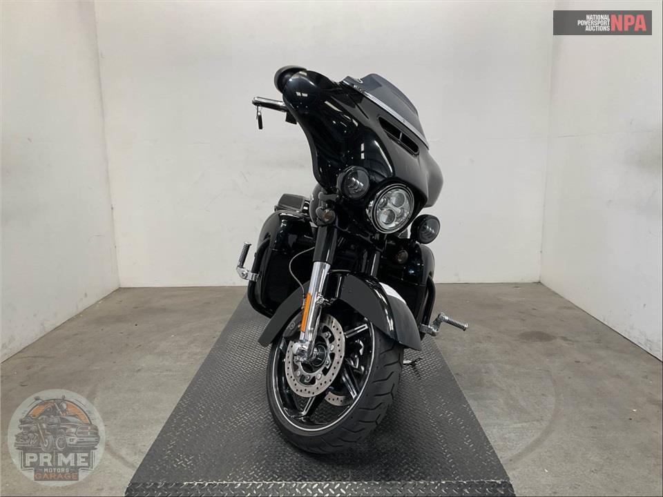 2016 Harley-Davidson FLHXSE CVO STREET GLIDE SPECIAL — фото 2