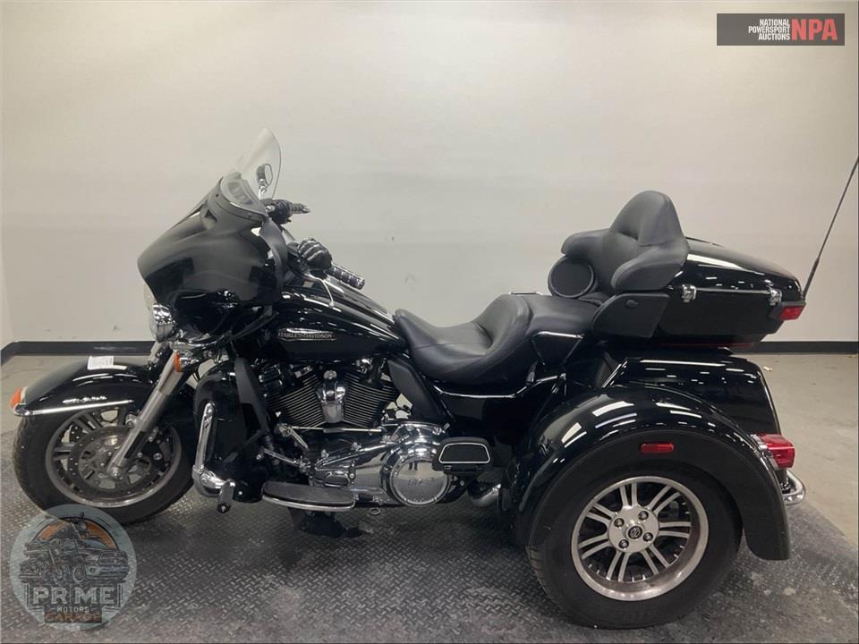 2019 Harley-Davidson FLHTCUTG TRI GLIDE ULTRA — фото 3