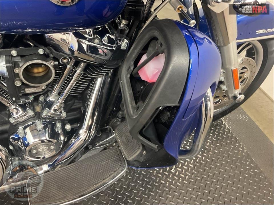 2024 Harley-Davidson FLHTCUTG TRI GLIDE ULTRA CLASSIC — фото 16
