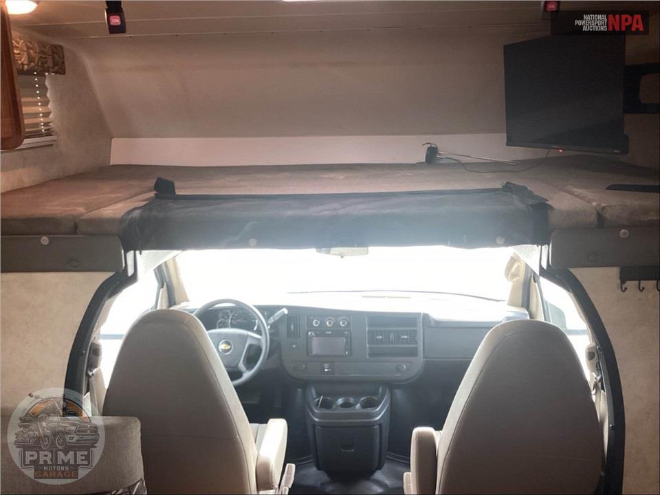 2010 Coachmen By Forest River M-21 QB CHEVROLET 6.0 LITER V8 - FREELANDER SERIES — фото 14