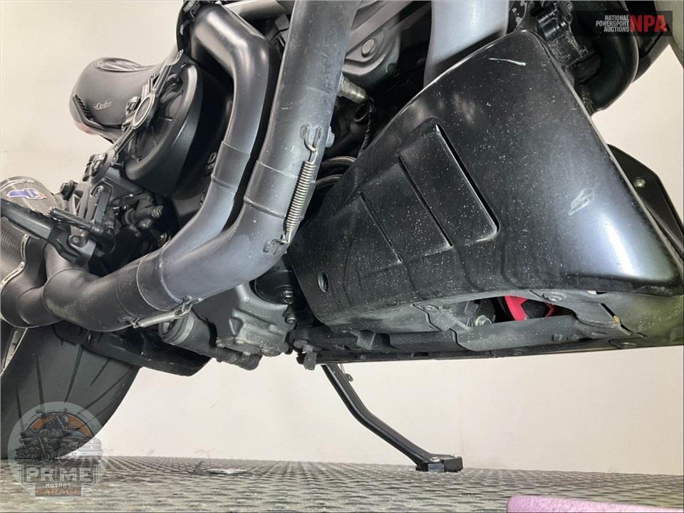 2015 Ducati DIAVEL CARBON WHITE — фото 14