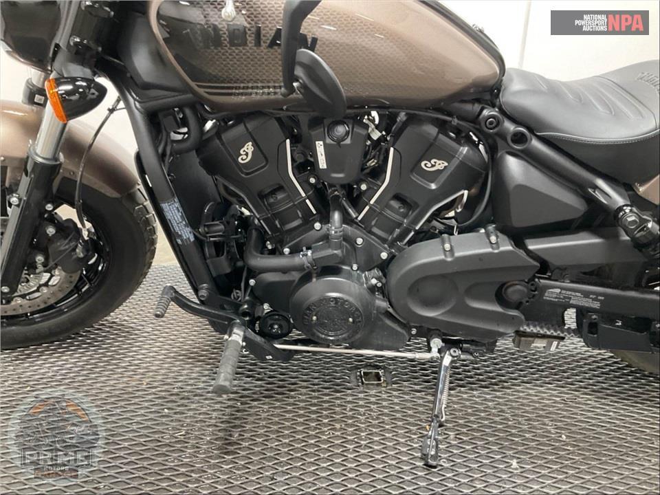 2025 Indian Motorcycle SCOUT BOBBER LIMITED WITH TECHNOLOGY PACKAGE (COLOR METALLIC) — фото 7