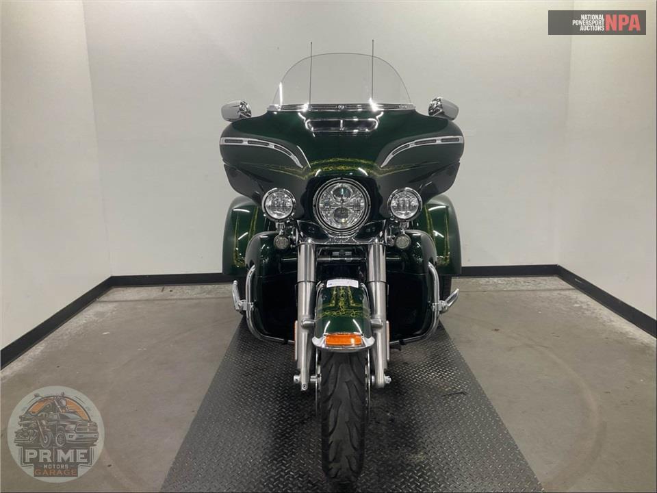 2019 Harley-Davidson FLHTCUTG TRI GLIDE ULTRA — фото 2