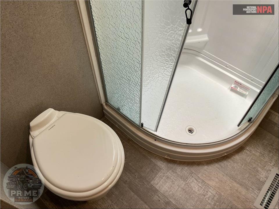 2021 Rockwood By Forest River M-2621WS - ULTRA LITE FIFTH WHEEL SERIES — фото 13