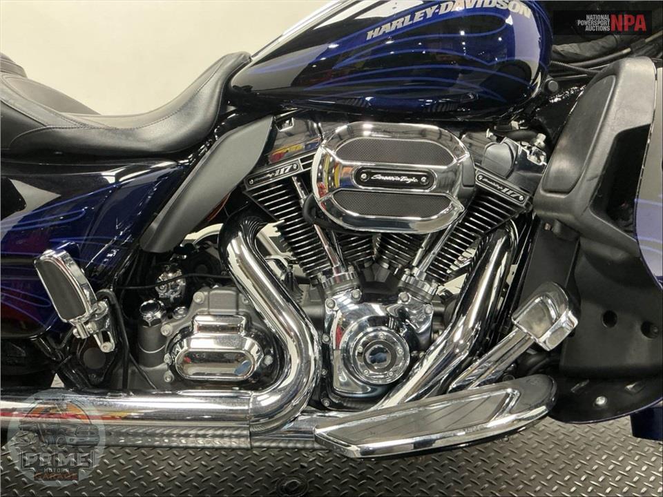 2016 Harley-Davidson FLHXSE CVO STREET GLIDE SPECIAL — фото 6