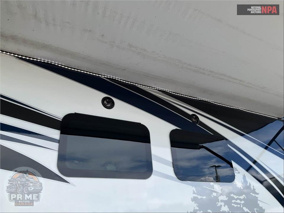 2019 Redwood Rv M-3901 WB - FIFTH WHEEL SERIES — фото 22