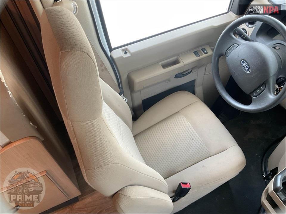 2020 Thor Motor Coach M-31W E450-V10 - FOUR WINDS SERIES — фото 16