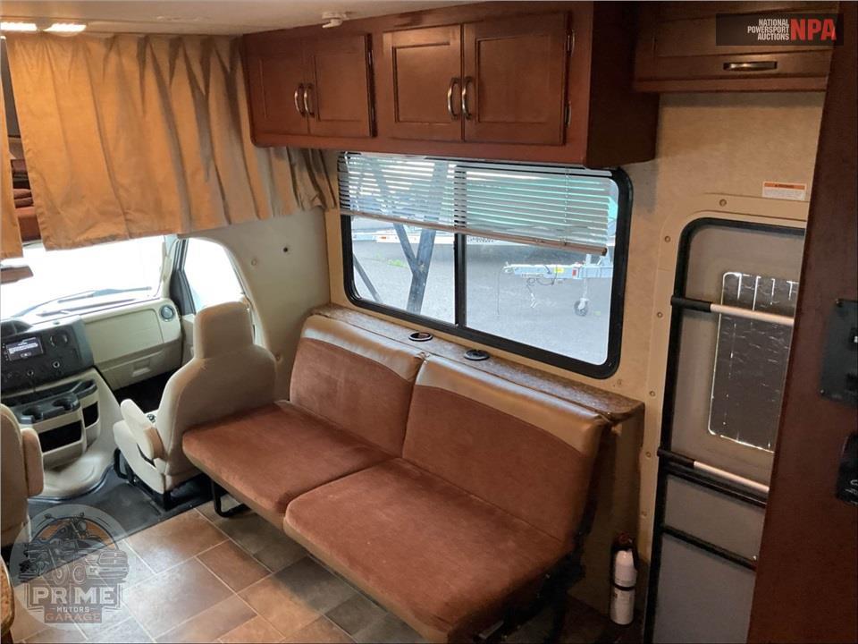 2015 Thor Motor Coach M-28H E450-V10 - FREEDOM ELITE SERIES — фото 9