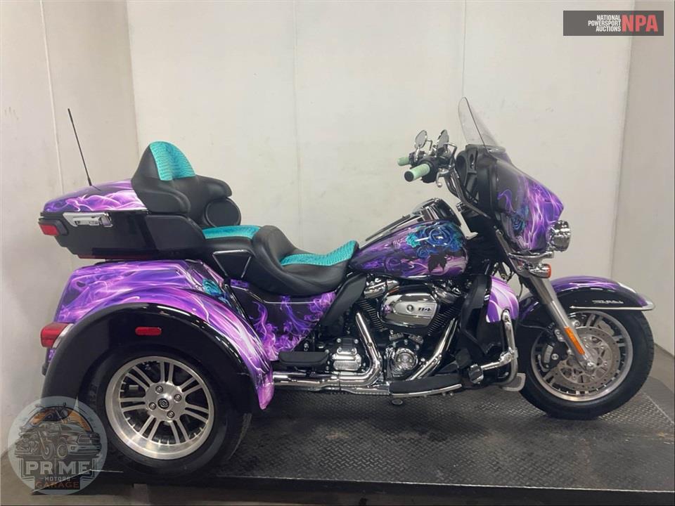 2024 Harley-Davidson FLHTCUTG TRI GLIDE ULTRA CLASSIC — фото 1