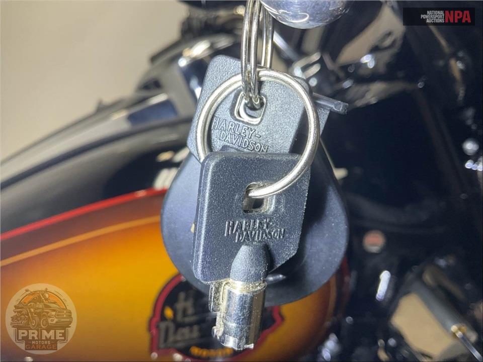 2024 Harley-Davidson FLHTCUTG TRI GLIDE ULTRA CLASSIC — фото 12