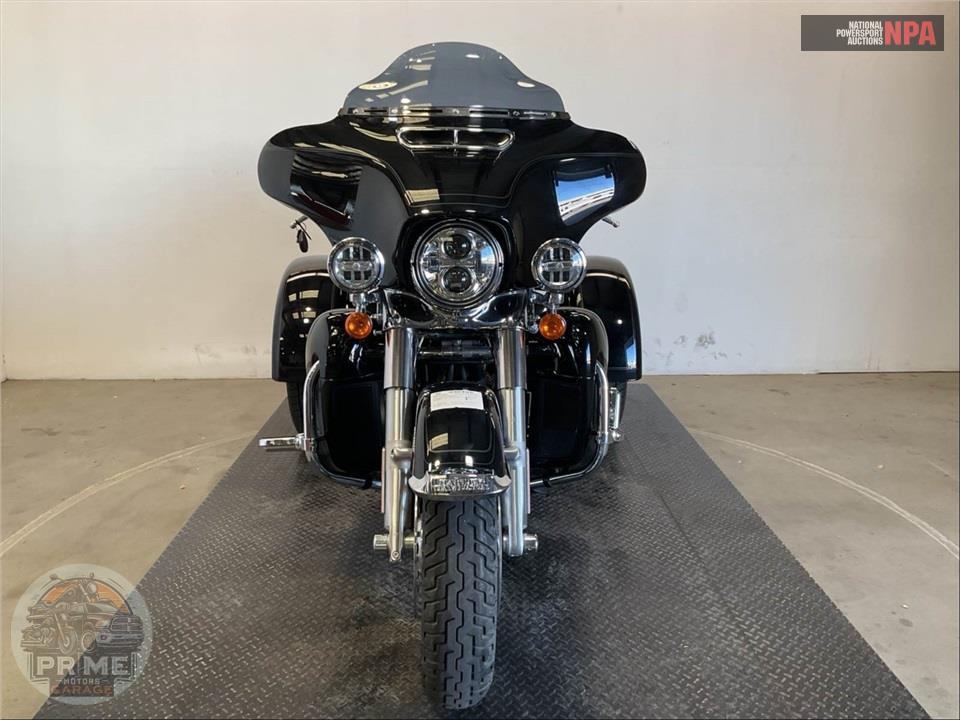 2022 Harley-Davidson FLHTCUTG TRI GLIDE ULTRA CLASSIC — фото 2