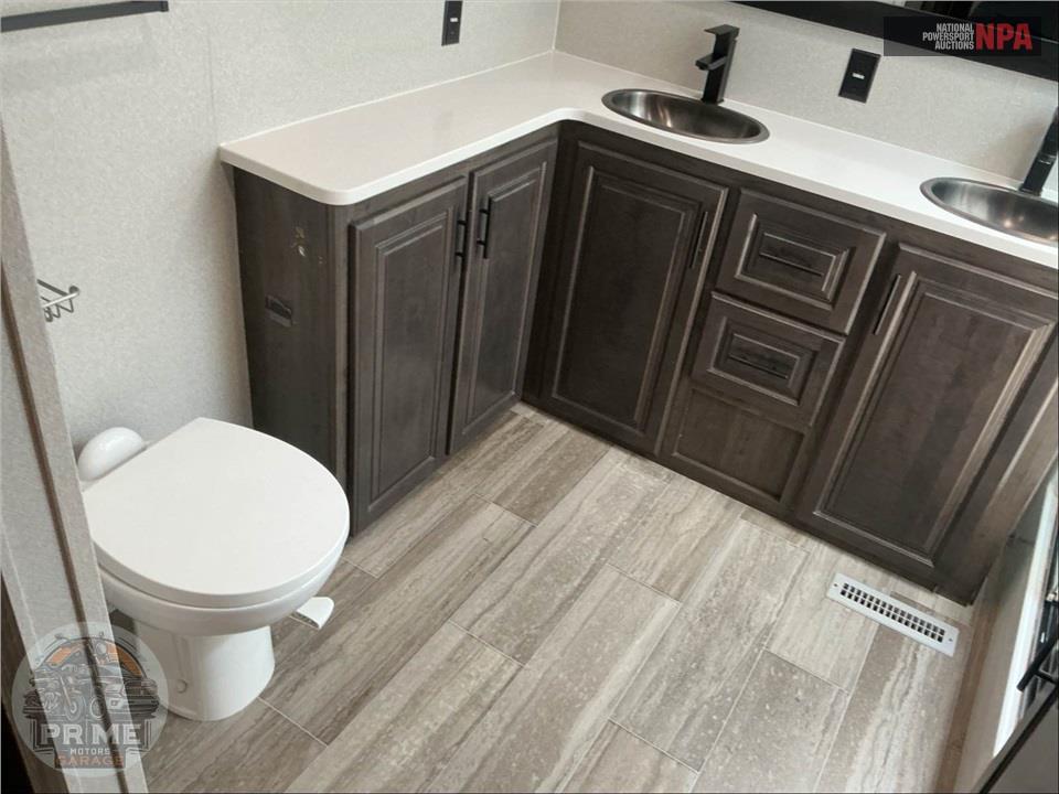 2020 Cardinal By Forest River M-370FLX - LUXURY FIFTH WHEEL SERIES — фото 16