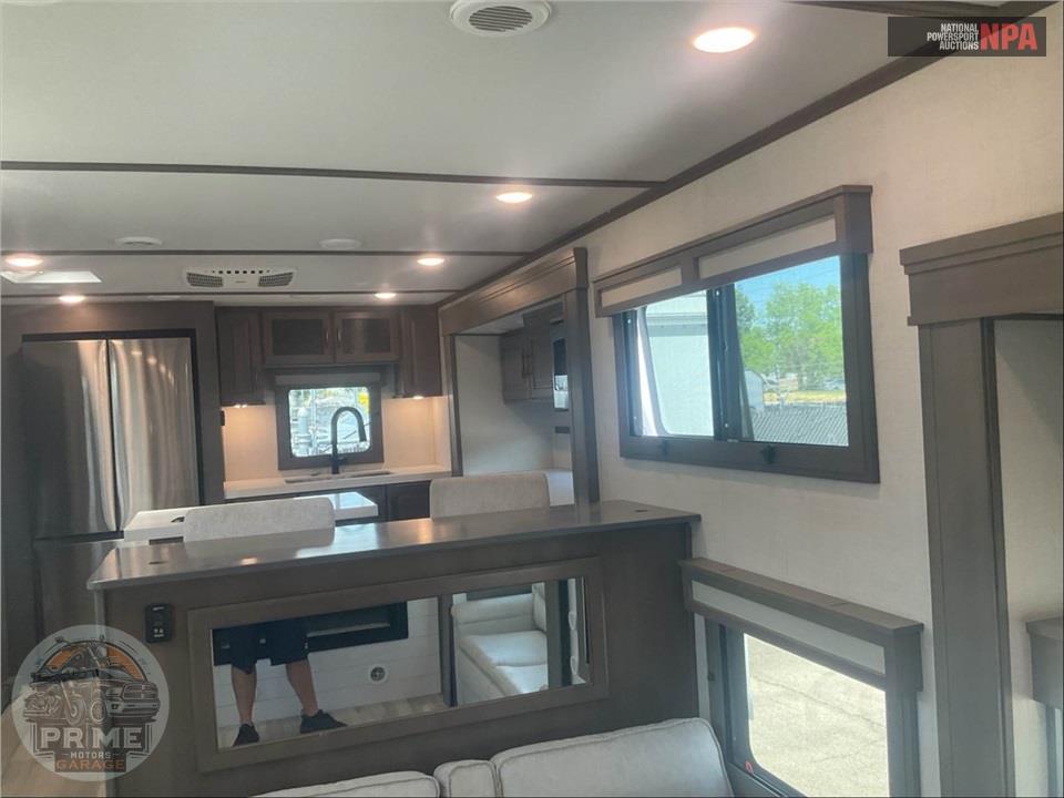2023 Grand Design Recreational Vehicles M-390RK - SOLITUDE FIFTH WHEEL SERIES — фото 8