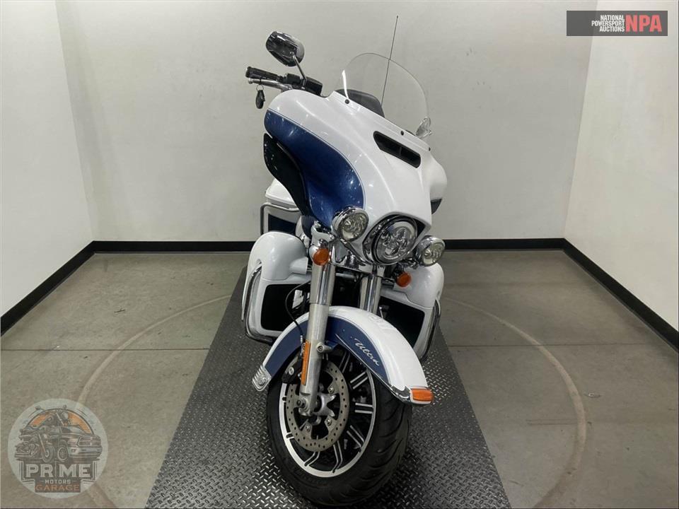 2015 Harley-Davidson FLHTCU ULTRA CLASSIC ELECTRA GLIDE — фото 2