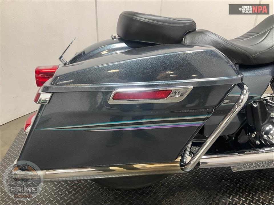 2015 Harley-Davidson FLHTCUL ULTRA CLASSIC LOW — фото 24