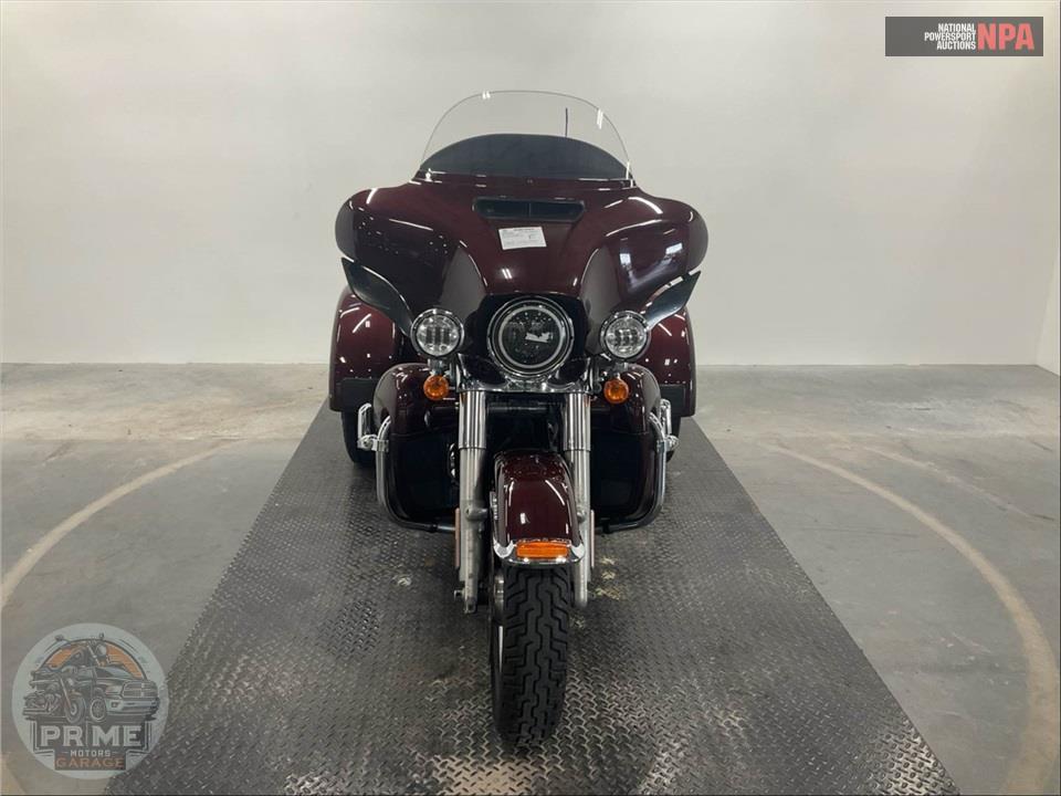 2019 Harley-Davidson FLHTCUTG TRI GLIDE ULTRA — фото 2