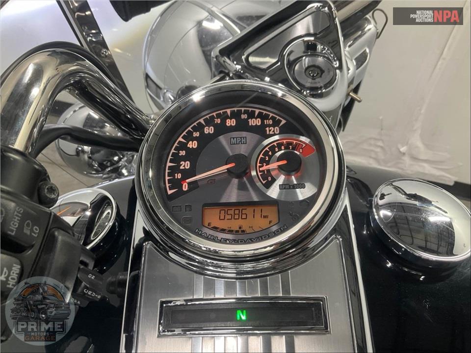 2012 Harley-Davidson FLHRC ROAD KING CLSC — фото 5