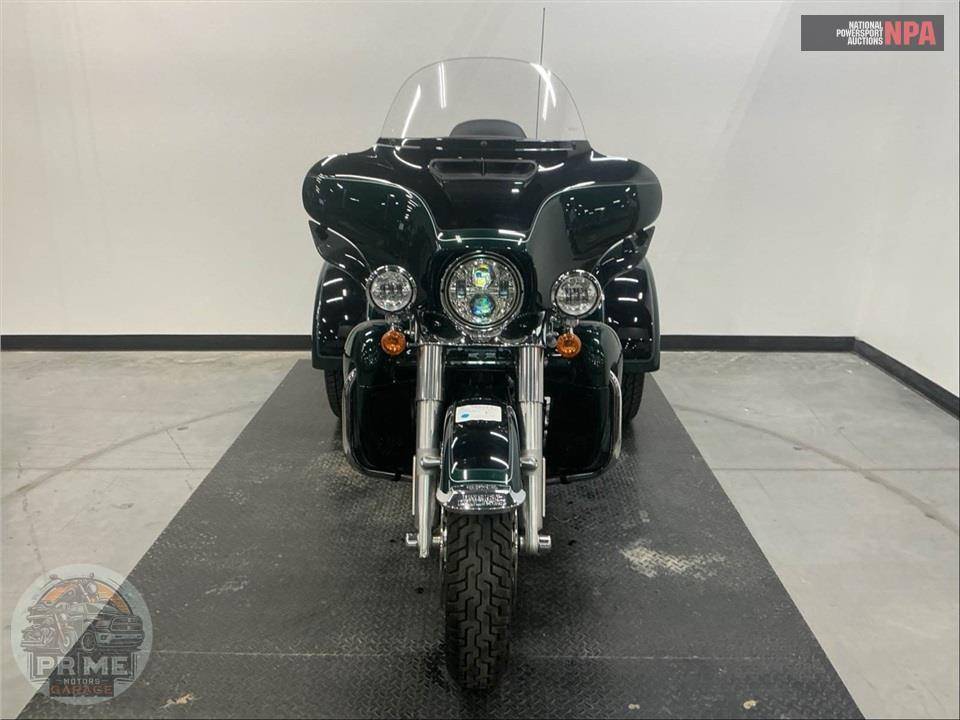 2024 Harley-Davidson FLHTCUTG TRI GLIDE ULTRA CLASSIC — фото 2