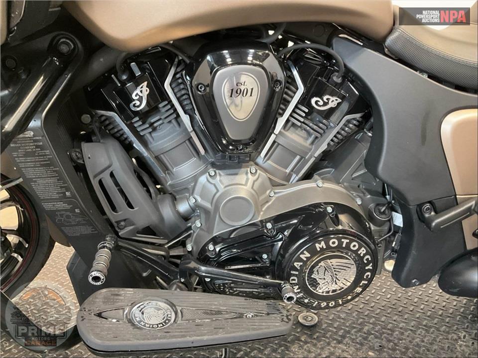 2020 Indian Motorcycle CHALLENGER DARK HORSE SMOKE (WHITE OR SANDSTONE) — фото 7