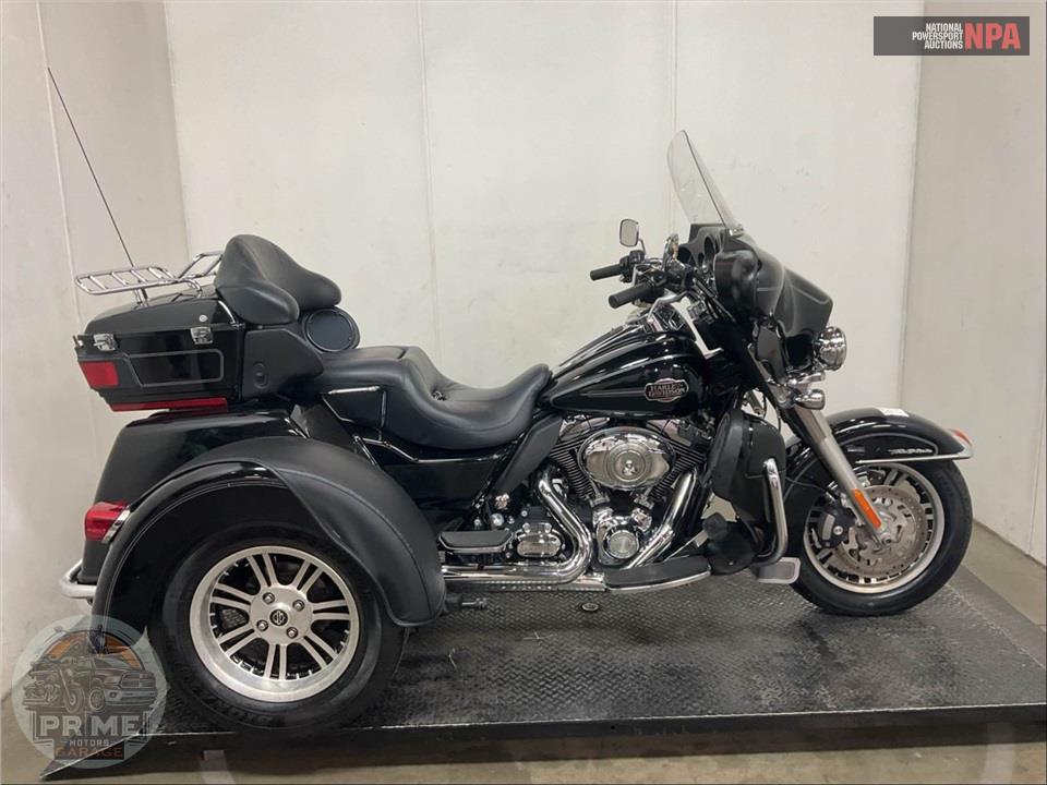 2011 Harley-Davidson FLHTCUTG TRIGLIDE UL CLSC — фото 1