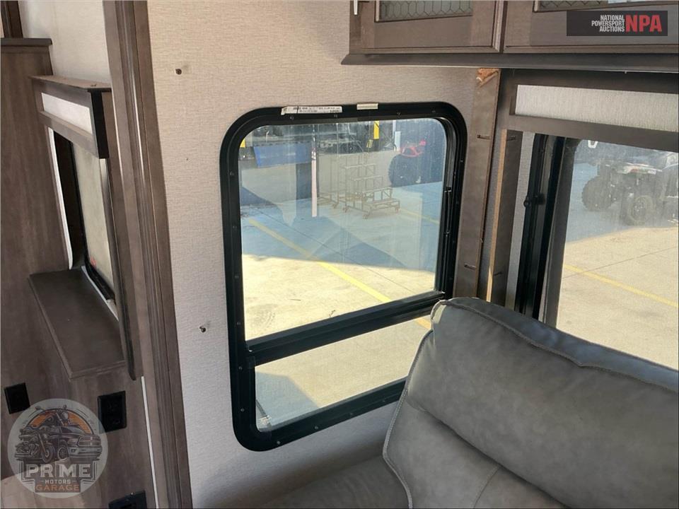 2022 Grand Design Recreational Vehicles M-390RK - SOLITUDE FIFTH WHEEL SERIES — фото 45